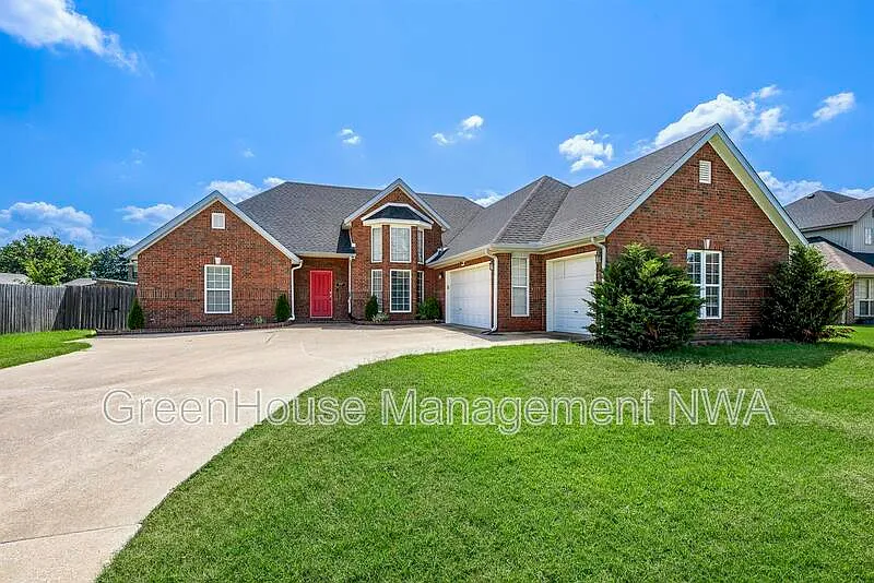 3 bed, 2.0 bath, 2054 sqft, $1,990 — Photo 1