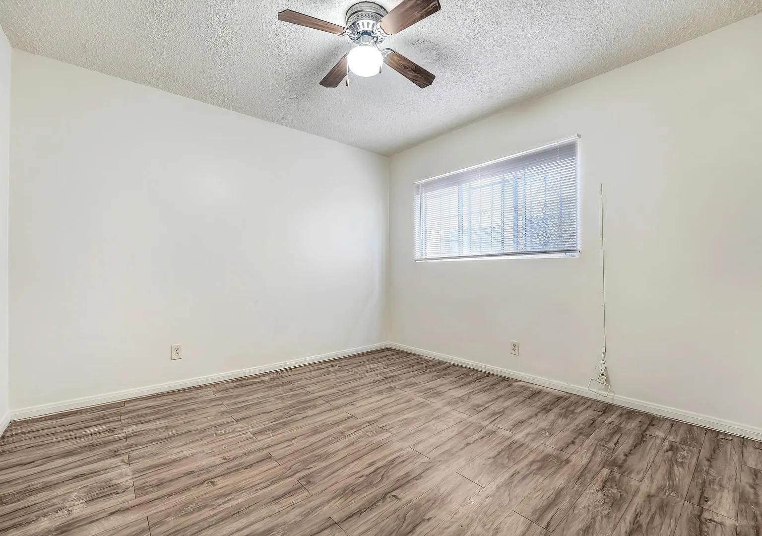 8451 S. Normandie Ave — Photo 3