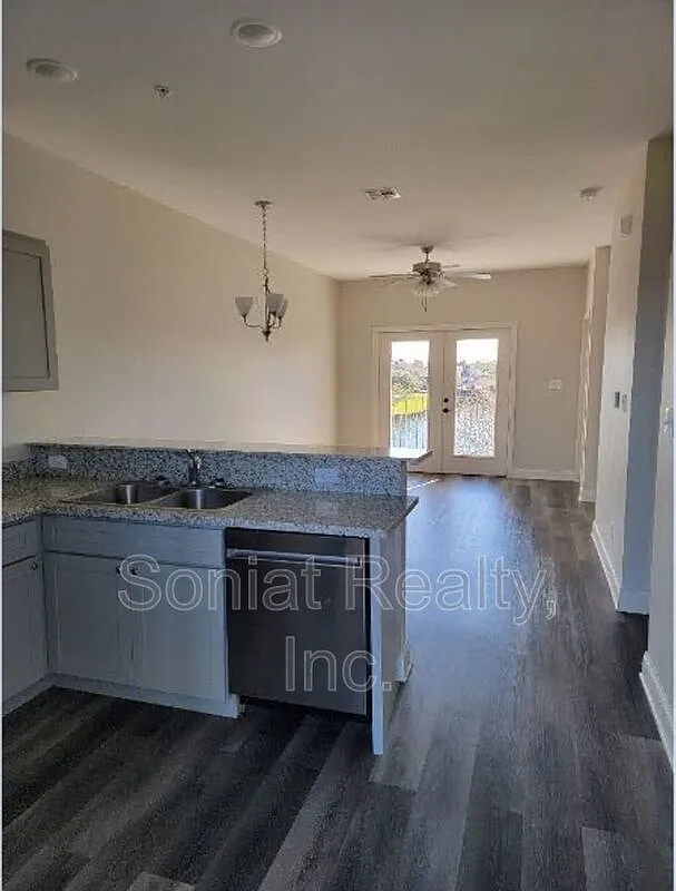 2 bed, 2.0 bath, 821 sqft, $1,250 — Photo 3