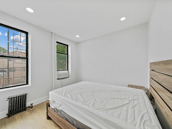 3rd image of 2427 Hoffman St