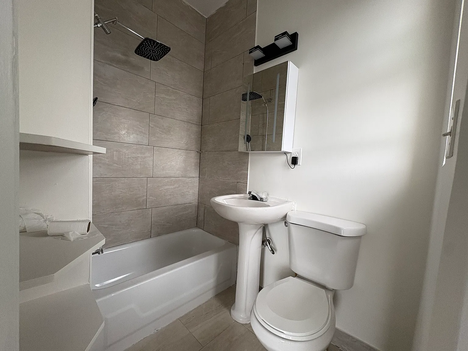 1 bed, 795 sqft, $1,650 — Photo 4