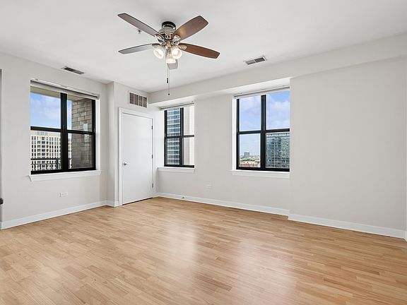 3rd image of 451 W Huron St Unit 1501