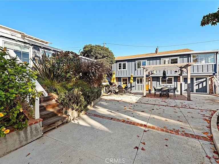233 Cajon St — Photo 16