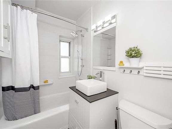 5th image of 45 E Hartsdale Ave APT 5M