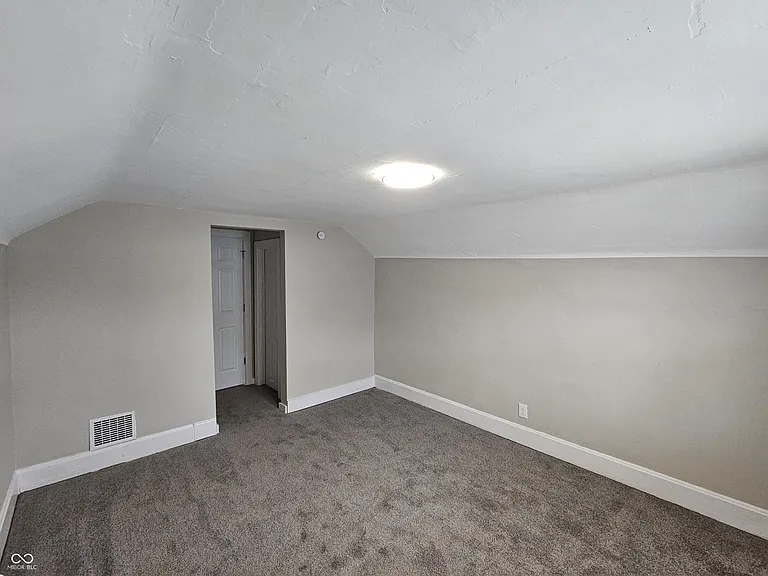 351 Congress Ave — Photo 21