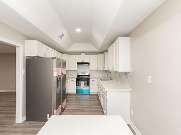 Kitchen & Dining Area