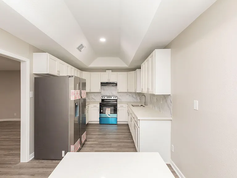 Kitchen & Dining Area