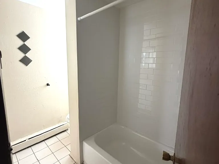 27 Zone St #2L — Photo 9
