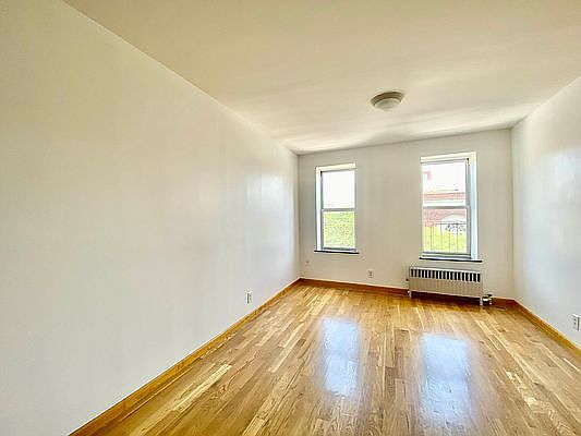 3rd image of 297 Pleasant Ave #2B