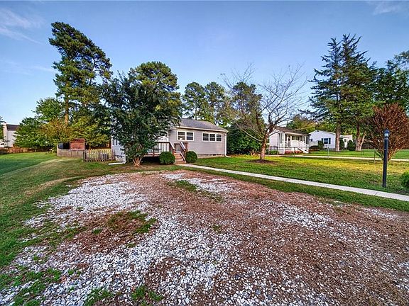 3rd image of 115 Nelson Dr