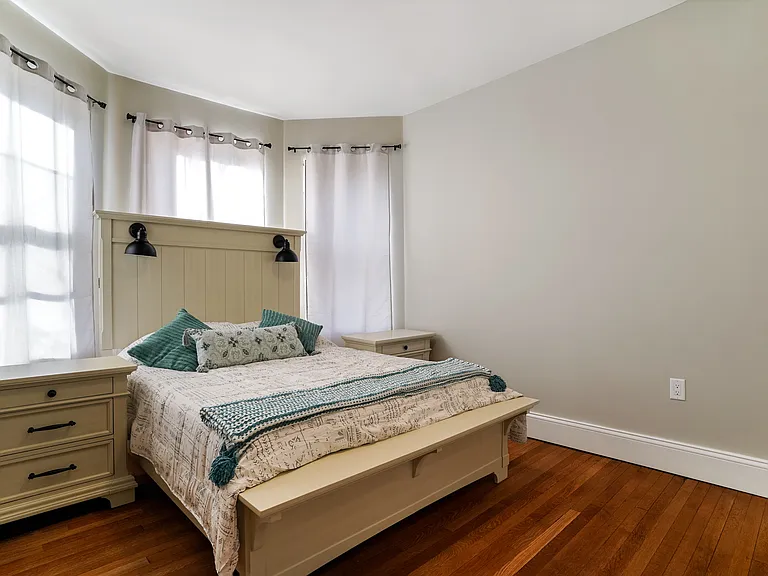 179 Babcock St — Photo 7