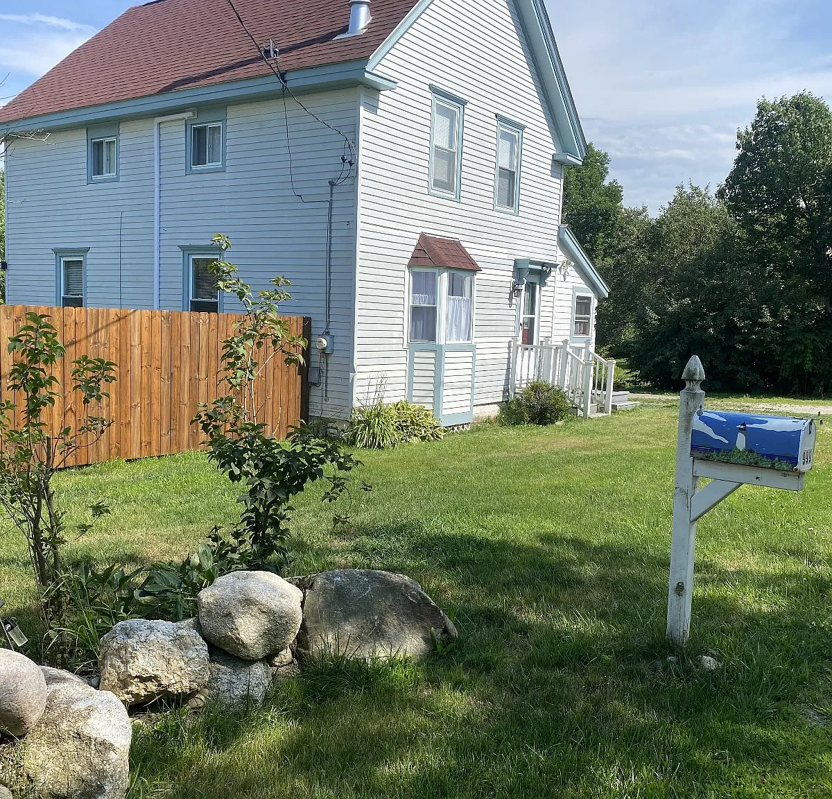 3 bed, 1.5 bath, 1288 sqft, $1,990 — Photo 1