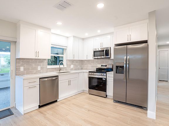 5th image of 7430 Cocoanut Drive