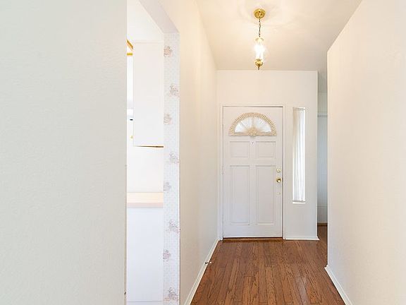 4th image of 30567 Shoreline Dr