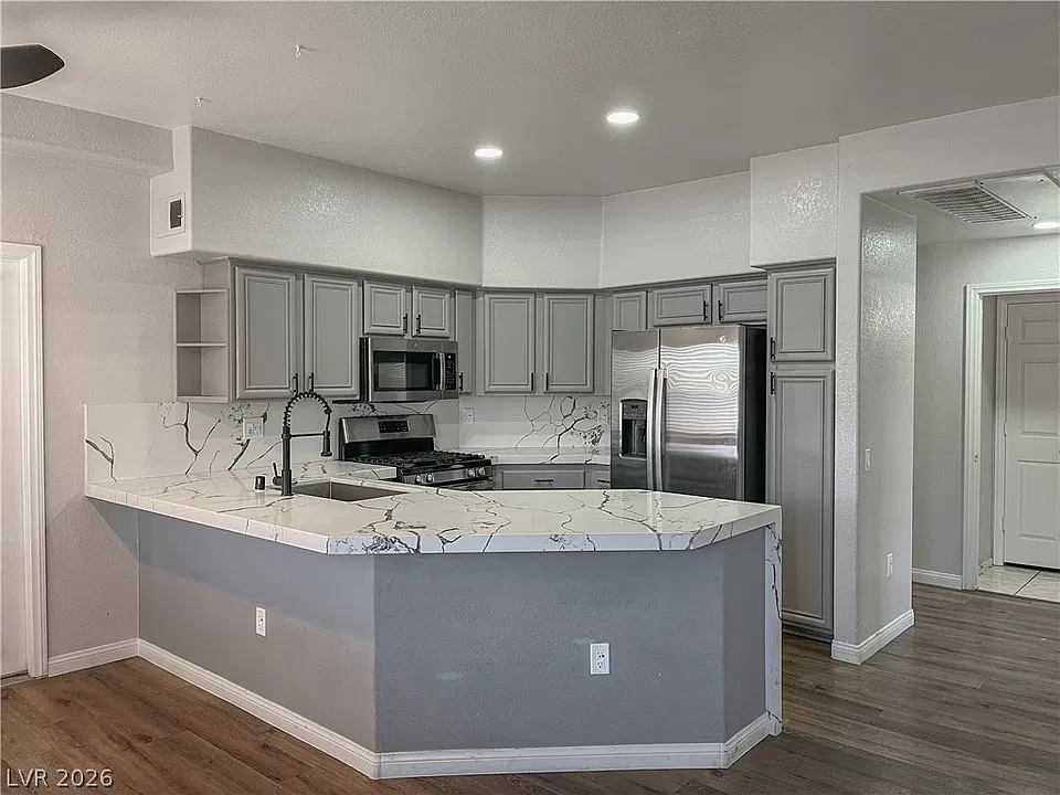 5225 W Reno Ave #126