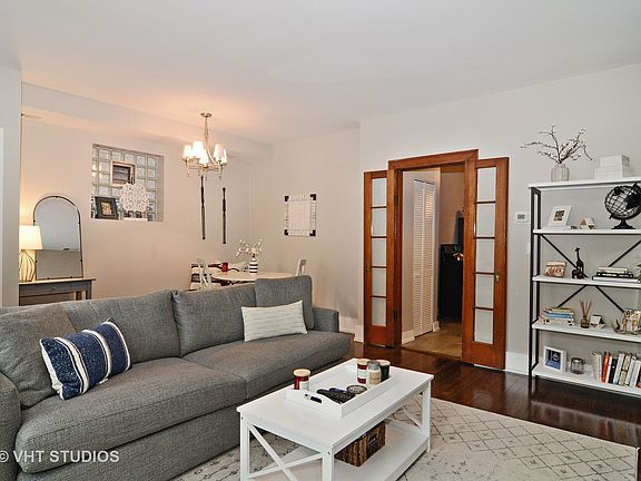 3rd image of 3309 N Hoyne Ave #1