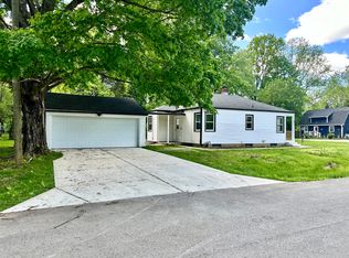 5831 Woodside Dr, Indianapolis, IN