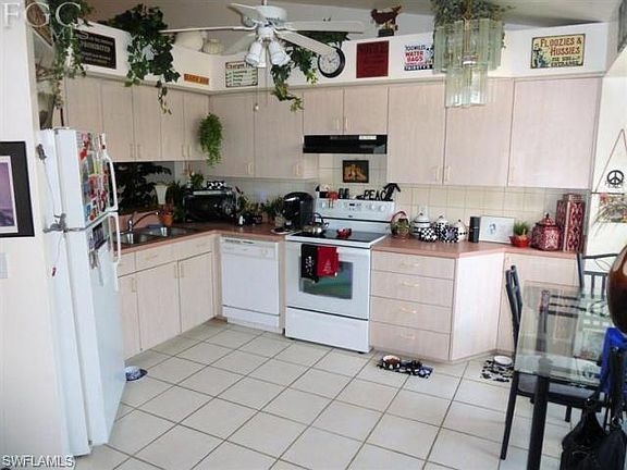 4th image of 1117 Cape Coral Pkwy W