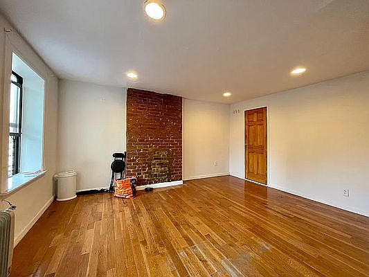 2nd image of 444 E 118th St #2F