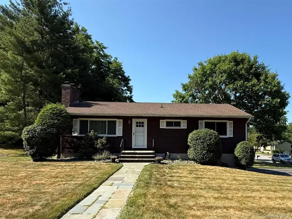 7 Richmond Road, Poughkeepsie, NY 12603