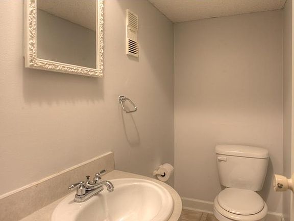 5th image of 14422 Reuter Strasse Cir #111