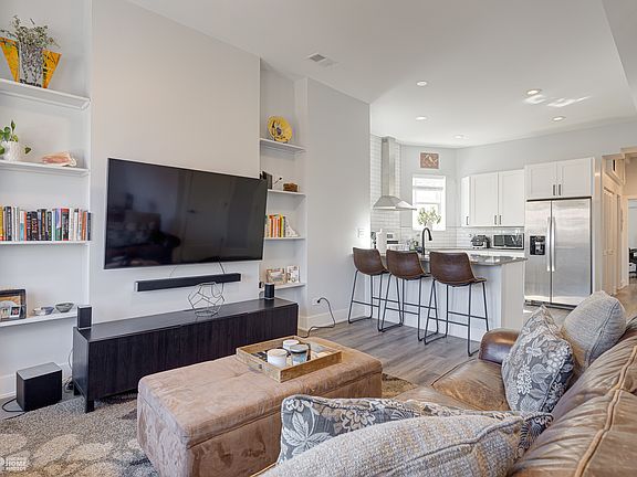 2nd image of 3242 N Seminary Ave APT 2