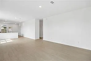 905 Silver Buckle Ln — Photo 3