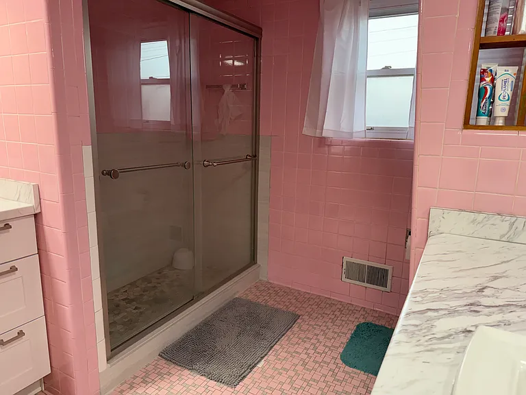 8565 Potomac Ave — Photo 2