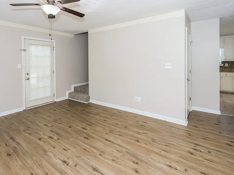 843 Shoals Ct — Photo 5
