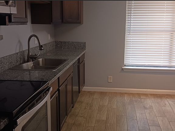 4th image of 7711 Rimhurst