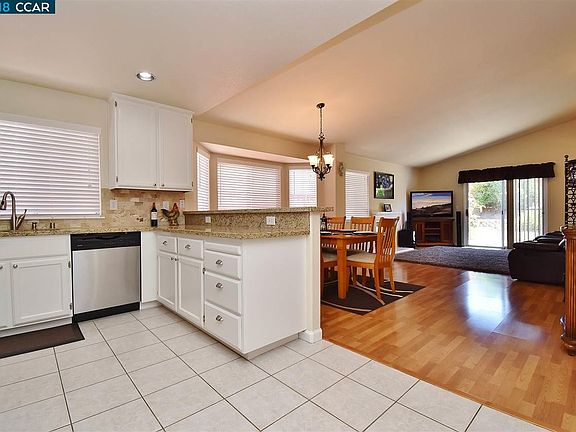 5th image of 2218 Garnet Dr