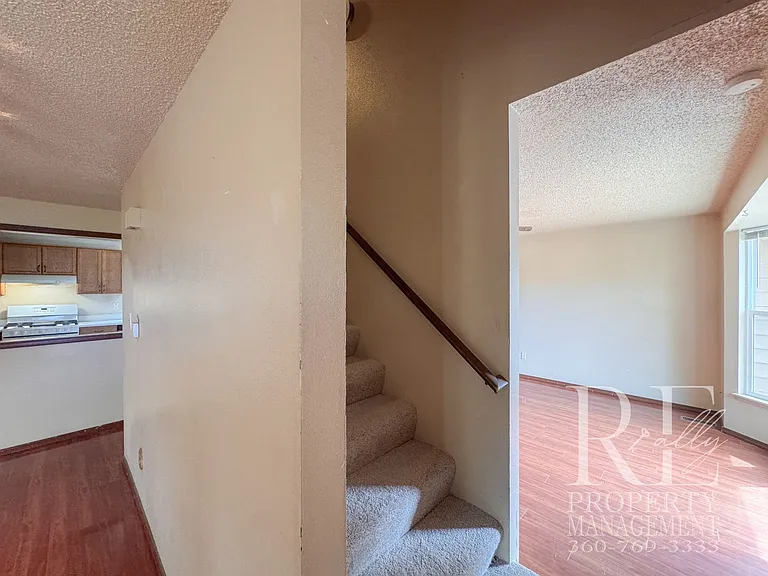 7880 Oxbow Ave NE — Photo 12