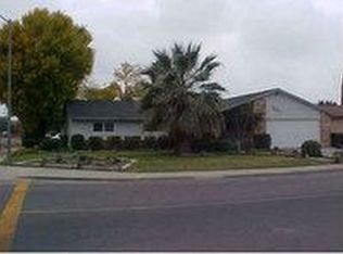 501 E Hazelwood Dr, Lemoore, CA 93245
