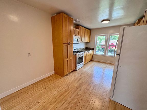 5th image of 2458 Ocean Park Blvd #28155E262