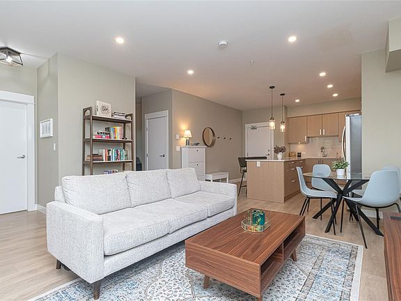 2nd image of 290 Wilfert Rd #303