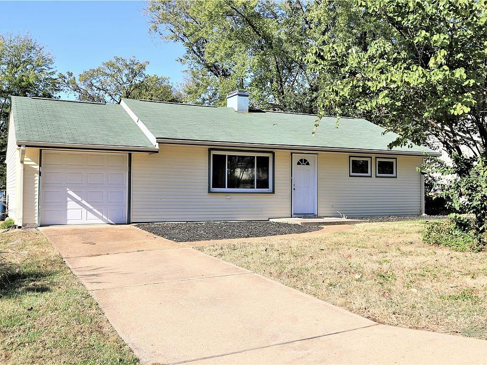 1st image of 9923 Clearwater Dr