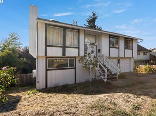 930 Prescott Ln, Springfield, OR 97477