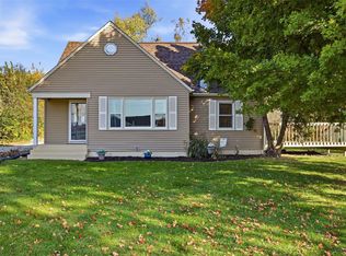 5411 Alburnett Rd, Marion, IA 52302