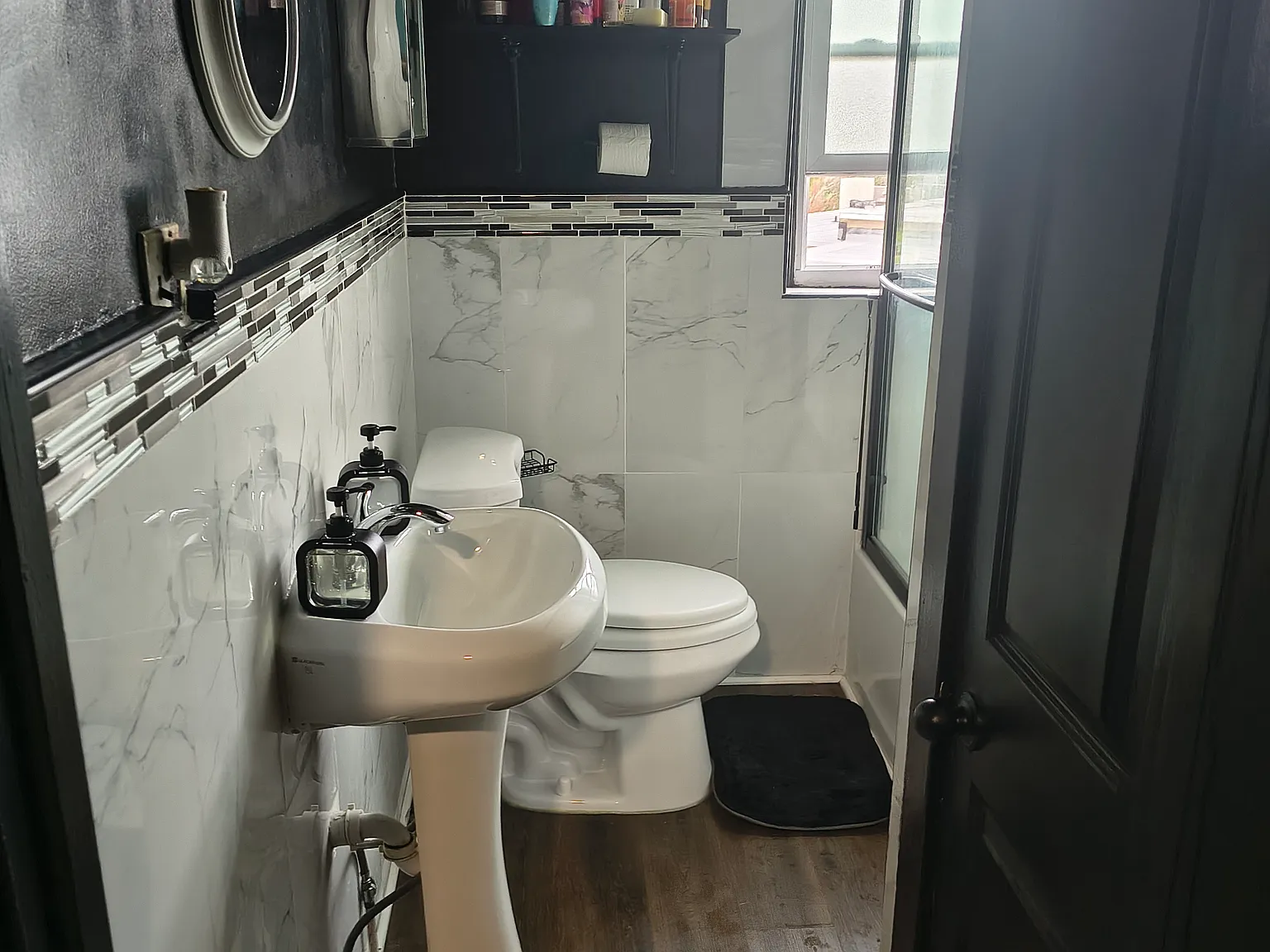 3 bed, 120 sqft, $900 — Photo 3