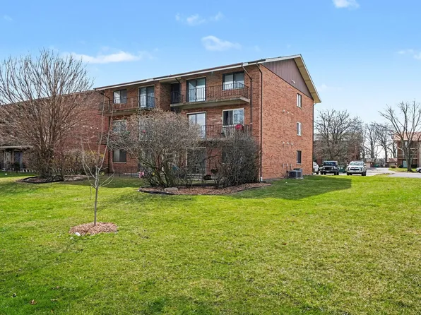 9826 Treetop Dr APT 2W, Orland Park, IL 60462