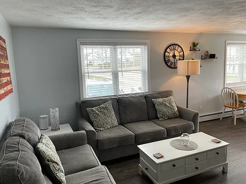 950 Admiral St #4 Photo 1