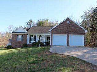 7778 Shoupes Grove Rd, Hickory, NC 28602