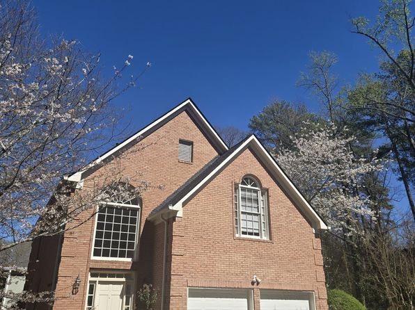 1209 Wildcliff Cir NE