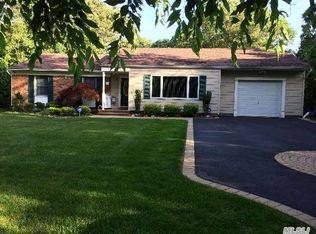 560 Hawkins Rd, Selden, NY 11784