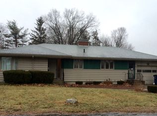 22 Wells St, Rochdale, MA 01542