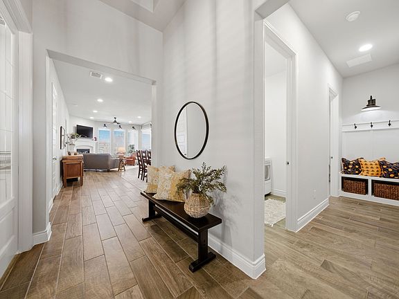 4th image of 1121 Bantham Way