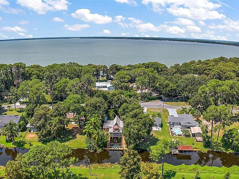507 Lakeshore Dr — Photo 49