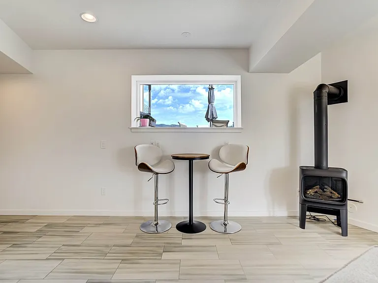 3885 Sierra Vista Rd — Photo 10