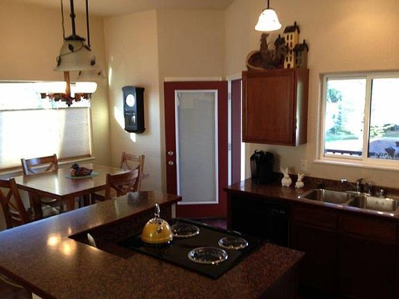 Kitchen & Dining area