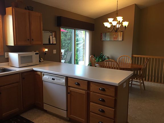 3rd image of 837 Lancer Dr NE